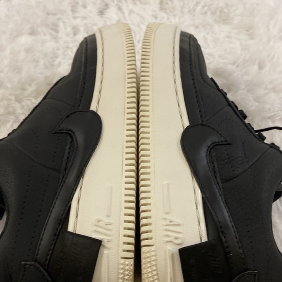 NIKE AIR FORCE 1 WOMEN BLACK LOW BACK SNEAKERS.SIZE-7. - Picture 10 of 13